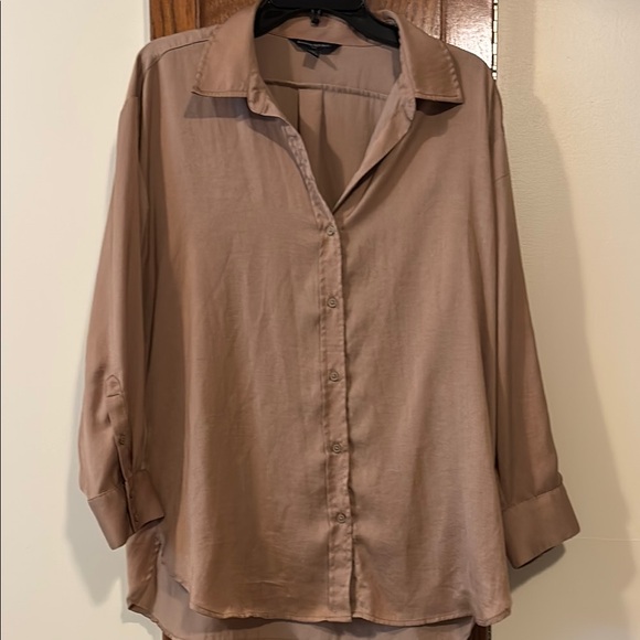 Banana Republic Tops - Banana Republic Women’s Light Brown Shirt - size Medium Petite